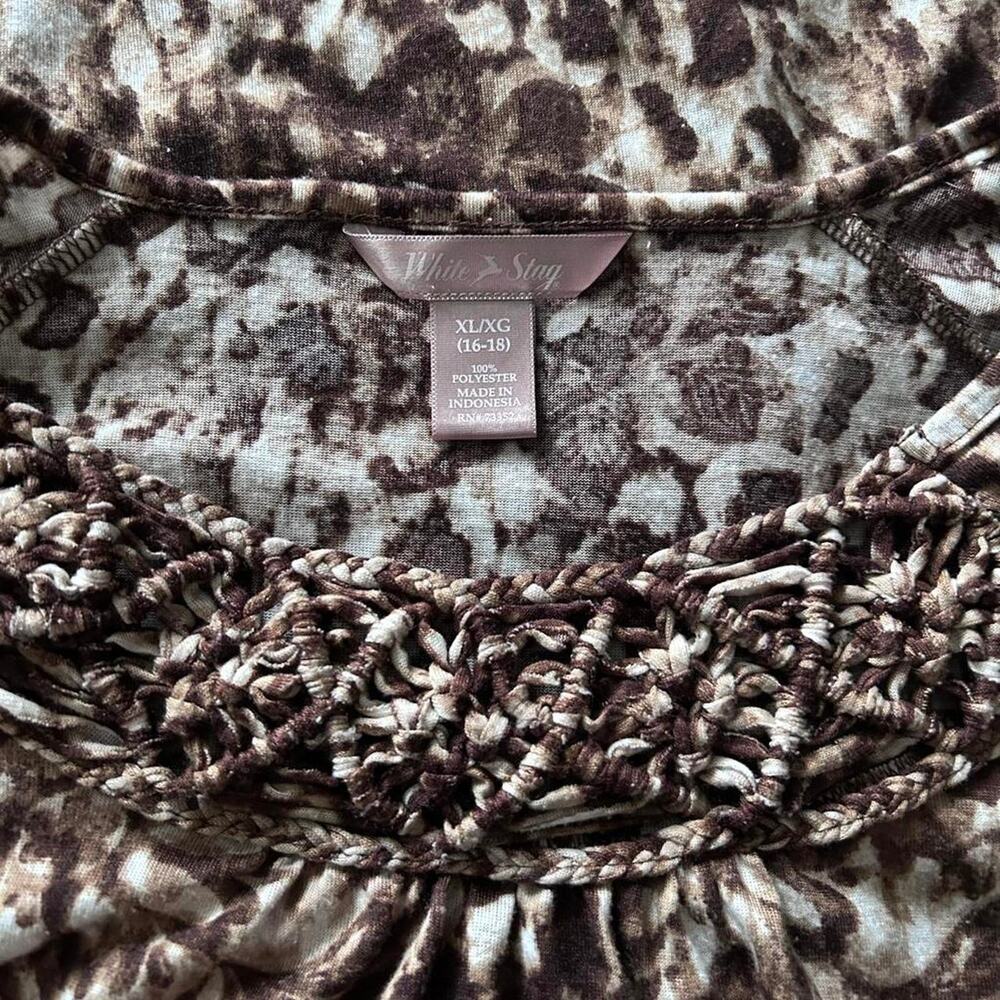 braided trim neck marbled brown & ivory abstract floral top - Picture 4 of 8